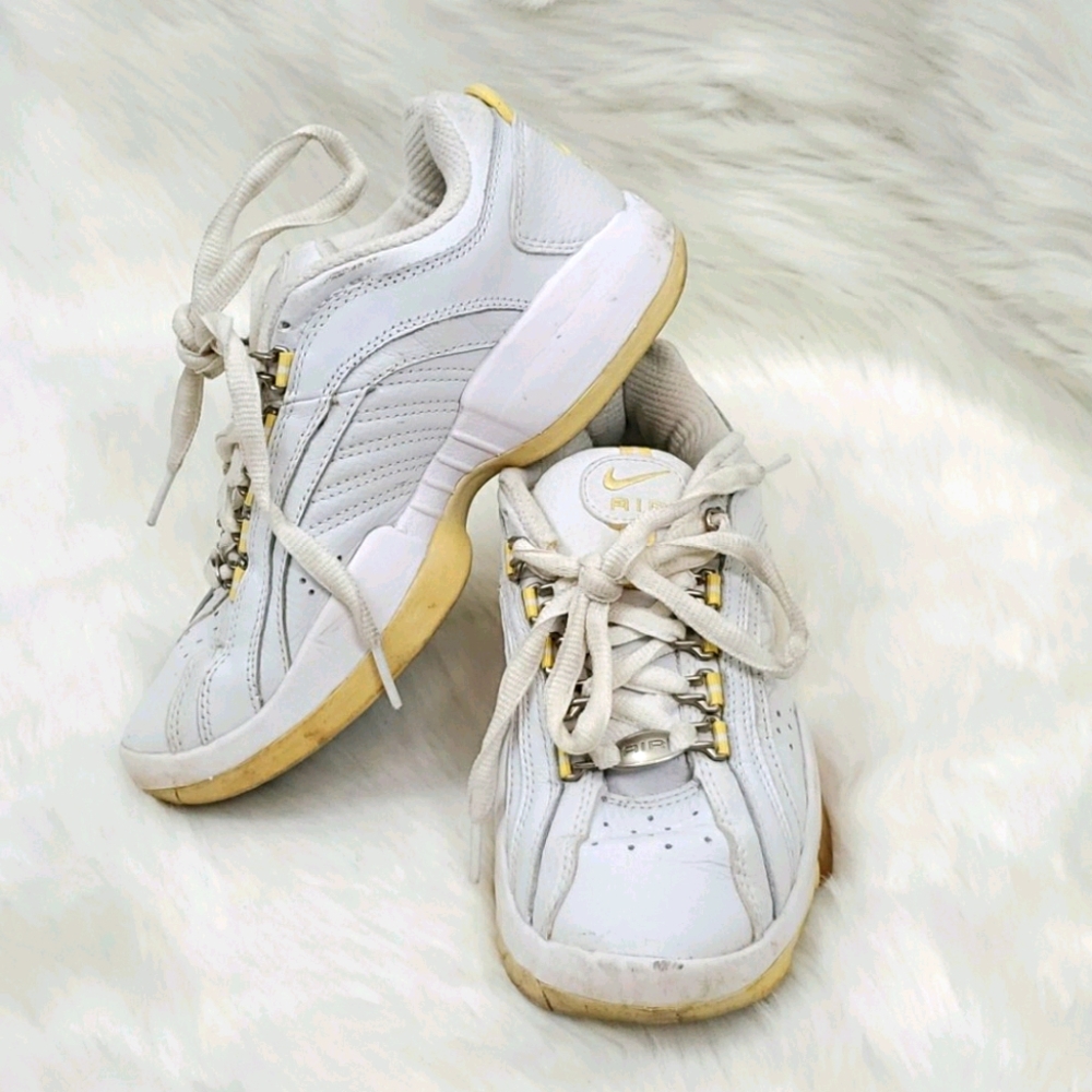 Nike Air sneakers athletic shoes white leather women size 6.5